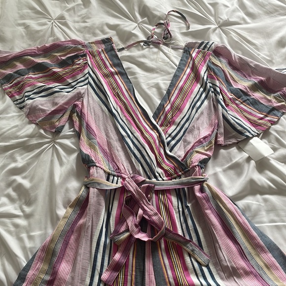 Colorful Romper with a belt to toe around stomach area - Picture 2 of 3